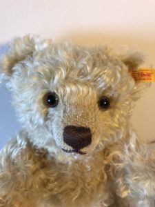 Exceptional Bears Steiff Growler face & tag