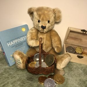 curiosity-cupboard-collection-merrythought-hamleys-bear